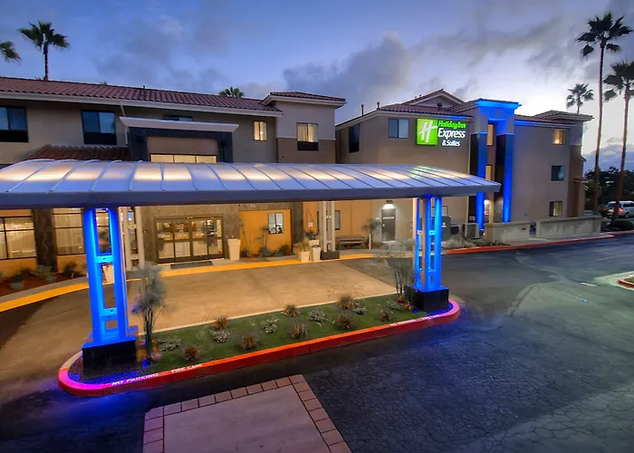 Holiday Inn Express & Suites Carlsbad Beach By Ihg
